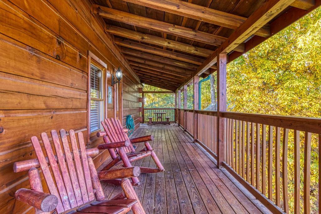 The Nut House, Hot Tub, Game Room, Wifi, 1089 Free Tickets Each Paid Day, Dollywood And More! Pigeon Forge Exterior foto