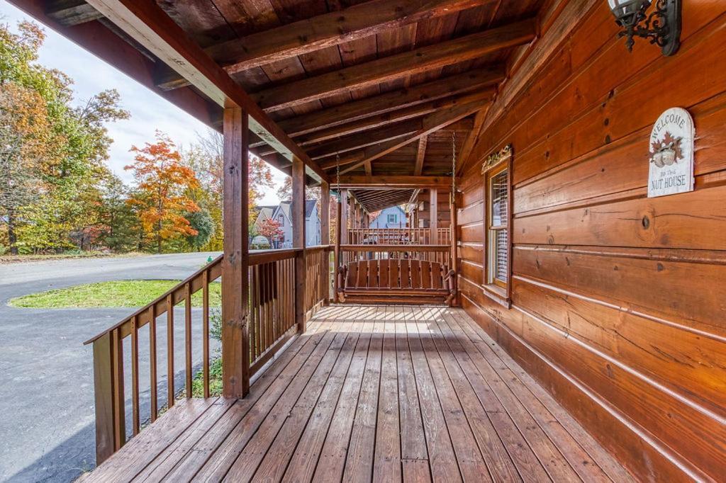The Nut House, Hot Tub, Game Room, Wifi, 1089 Free Tickets Each Paid Day, Dollywood And More! Pigeon Forge Exterior foto