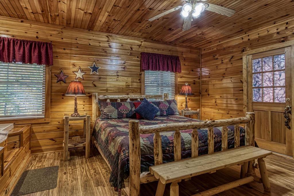 The Nut House, Hot Tub, Game Room, Wifi, 1089 Free Tickets Each Paid Day, Dollywood And More! Pigeon Forge Exterior foto