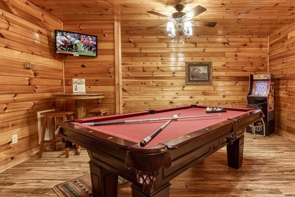 The Nut House, Hot Tub, Game Room, Wifi, 1089 Free Tickets Each Paid Day, Dollywood And More! Pigeon Forge Exterior foto