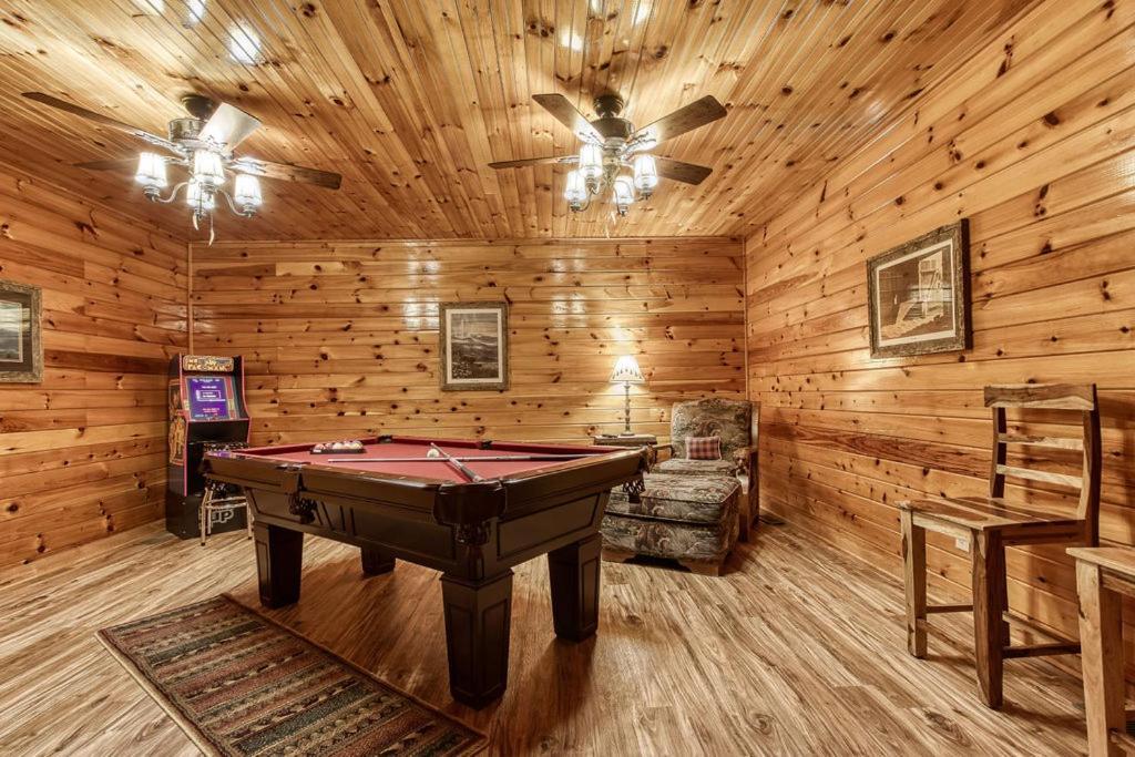 The Nut House, Hot Tub, Game Room, Wifi, 1089 Free Tickets Each Paid Day, Dollywood And More! Pigeon Forge Exterior foto